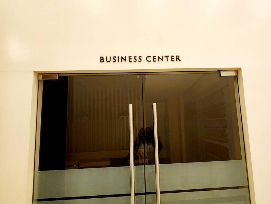 Casa Antonio At Uptown Parksuites Tower One Bgc Manille Extérieur photo