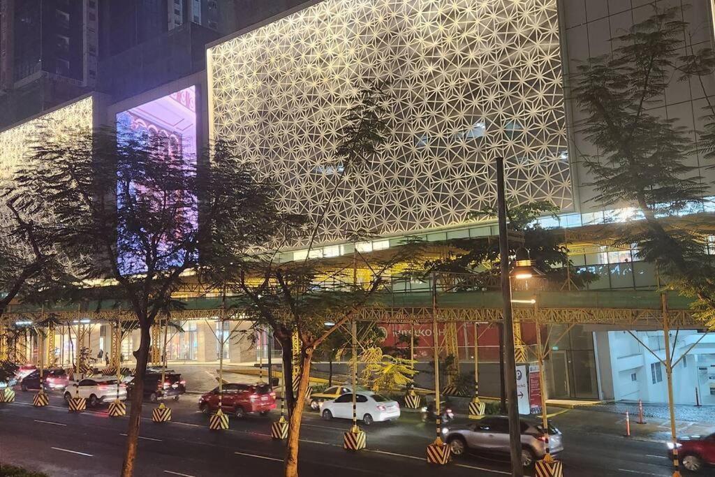 Casa Antonio At Uptown Parksuites Tower One Bgc Manille Extérieur photo
