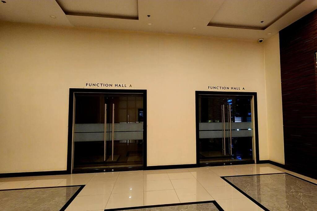 Casa Antonio At Uptown Parksuites Tower One Bgc Manille Extérieur photo